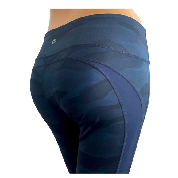 Lululemon Blue Camo Leggings Size 6 - Picture 5 of 13